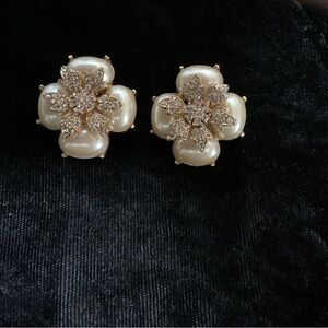 Ciner Vintage Crystal Cabochon flower Earrings